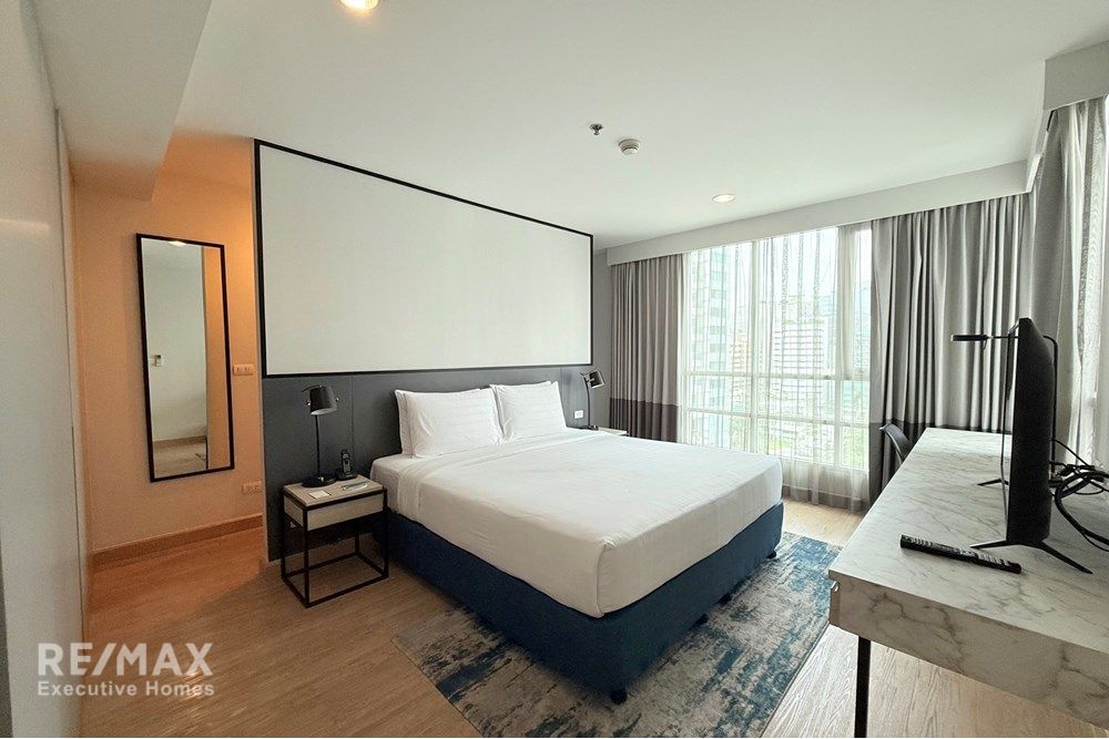 Luxury Condo in the Heart of Bangkok - Urban Oasis Living 2