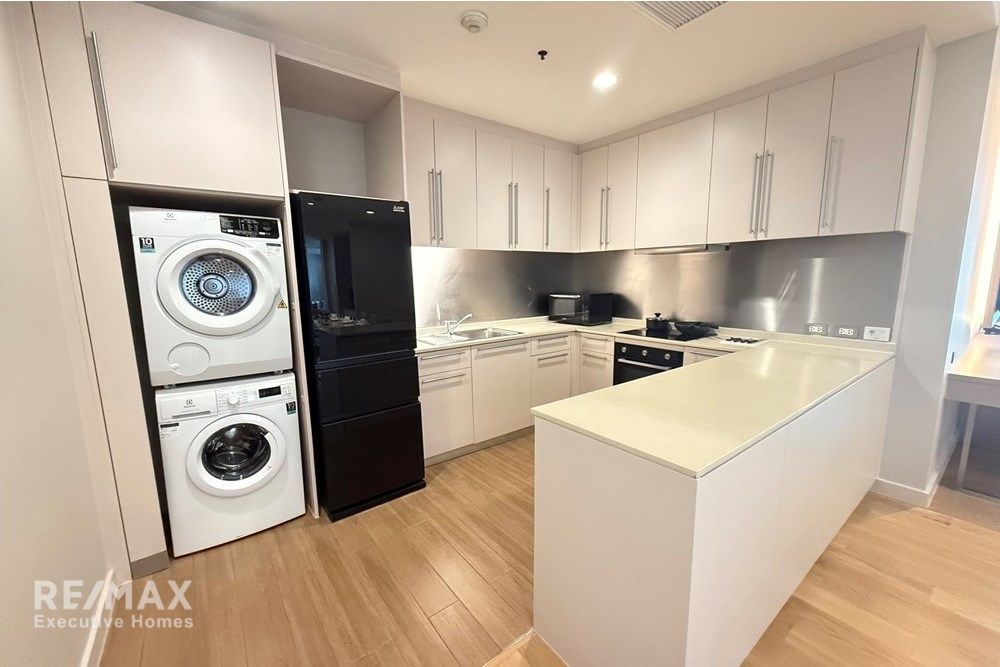 Luxurious Services Apt: 3BR, Riverside Views" with 2 Living room 8