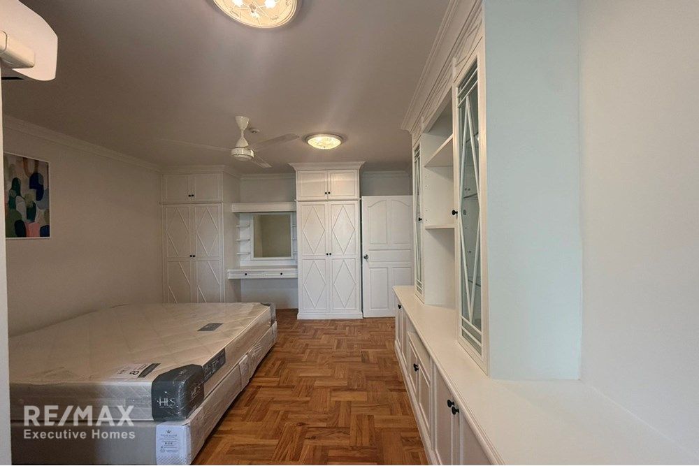 Luxurious Condo in Bangkok's Heart! 13