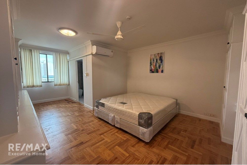 Luxurious Condo in Bangkok's Heart! 16