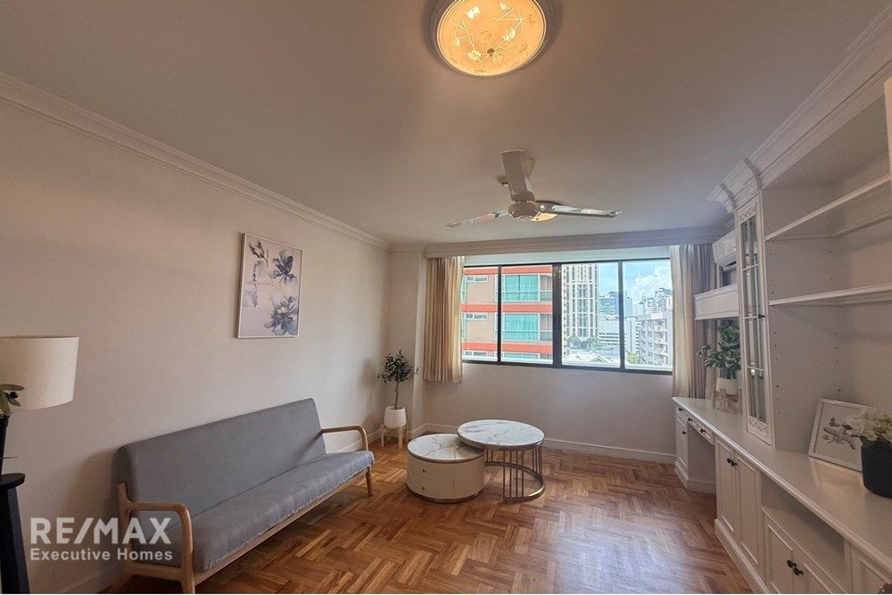 Luxurious Condo in Bangkok's Heart! 6