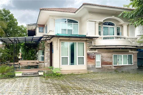 luxury-home-for-sale-at-living-lagoon-132-sqwah-by-the-lake-759-million-920071001-16327