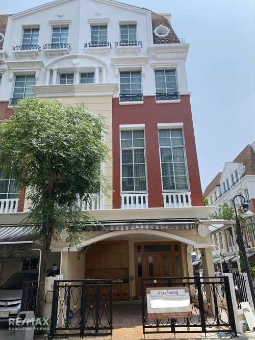 corner-townhouse-for-sale-in-sathorn-narathiwas-at-49000-thb-920071001-16385