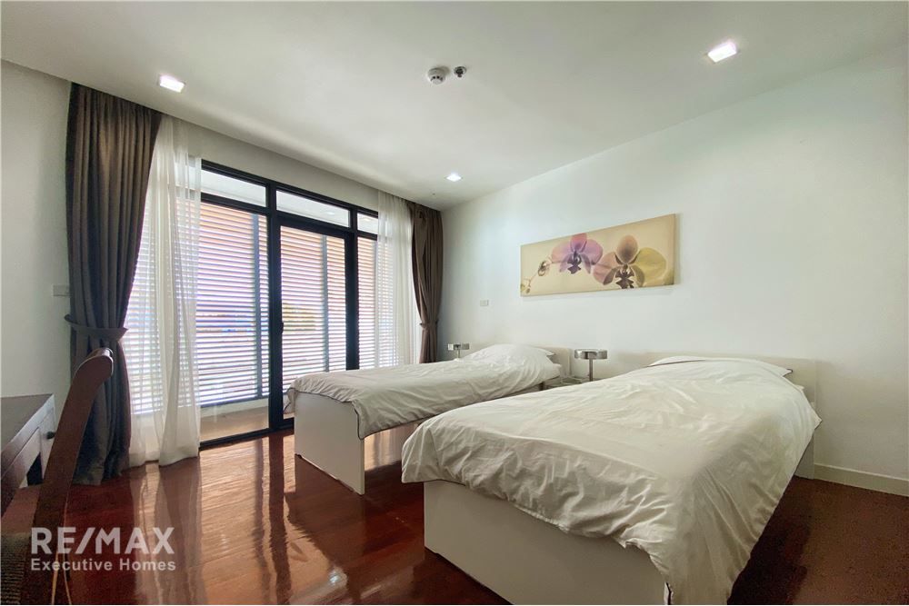 Exclusive 4BR Condo with Maid's Room for Rent at 100K - 240sqm, Only 7 Units Available 14