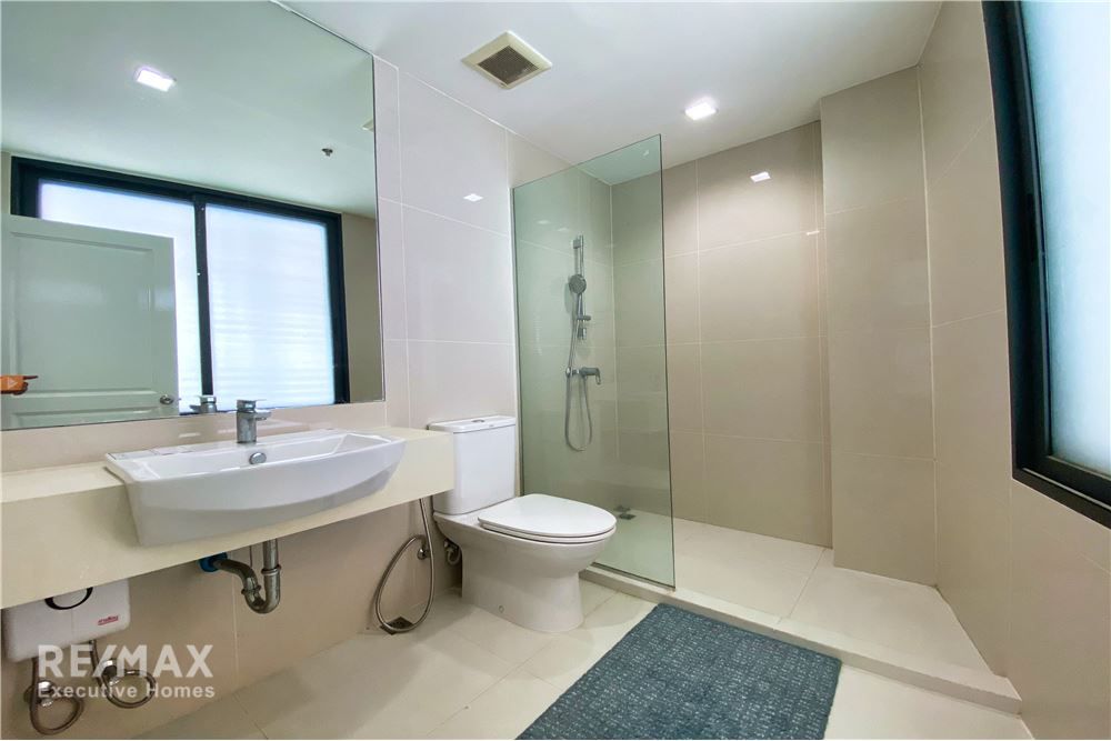 Exclusive 4BR Condo with Maid's Room for Rent at 100K - 240sqm, Only 7 Units Available 17