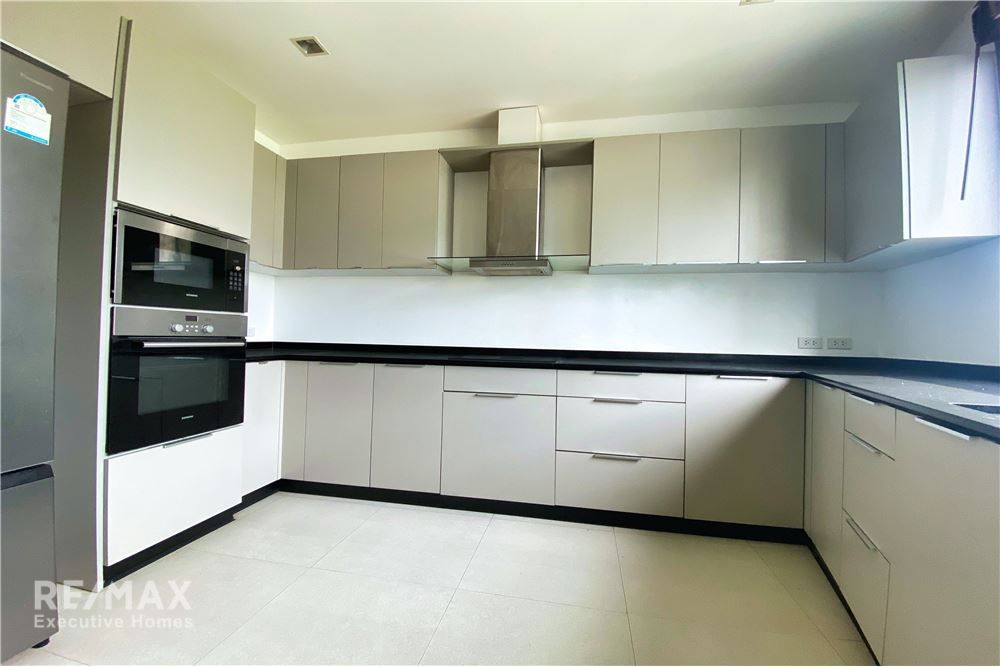 Exclusive 4BR Condo with Maid's Room for Rent at 100K - 240sqm, Only 7 Units Available 8