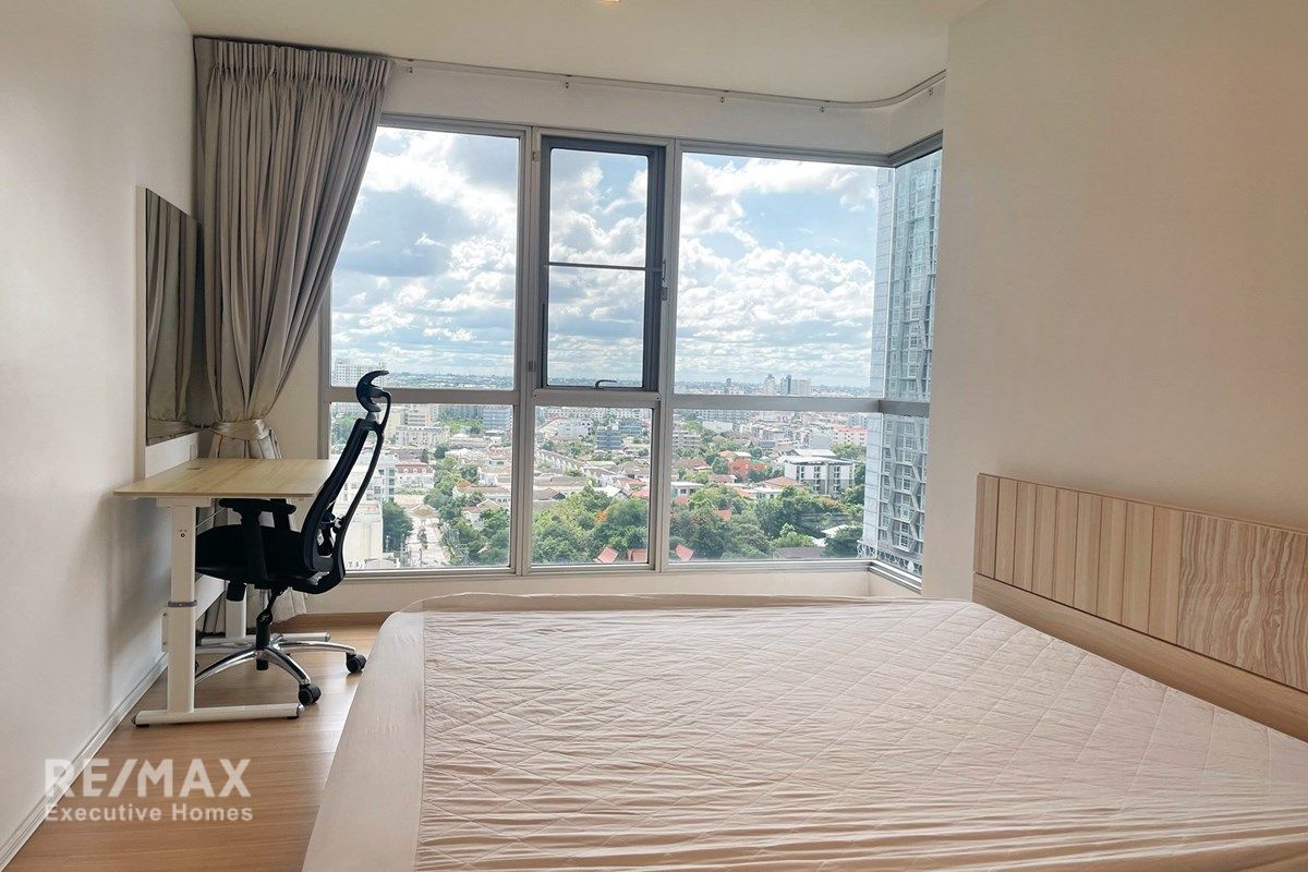 2BR Corner Condo for Rent at Rhythm Sukhumvit 50 - 16th Floor, 66sqm, 4 mins walk to BTS On Nut 7