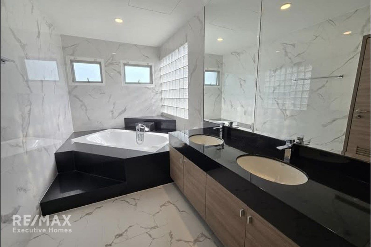 300K Rent | Spacious 600sqm Full-Floor Penthouse Condo Near Park | Pet-Friendly 10