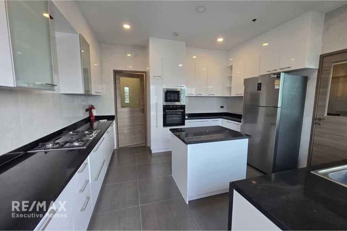 300K Rent | Spacious 600sqm Full-Floor Penthouse Condo Near Park | Pet-Friendly 5