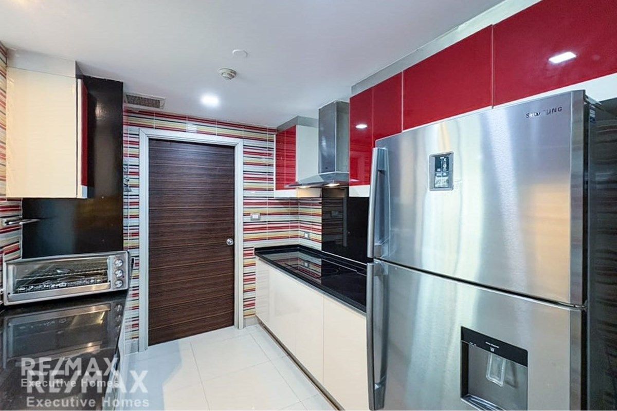 3-Bedroom Apartment for Rent with River View at Watermark Cha 3