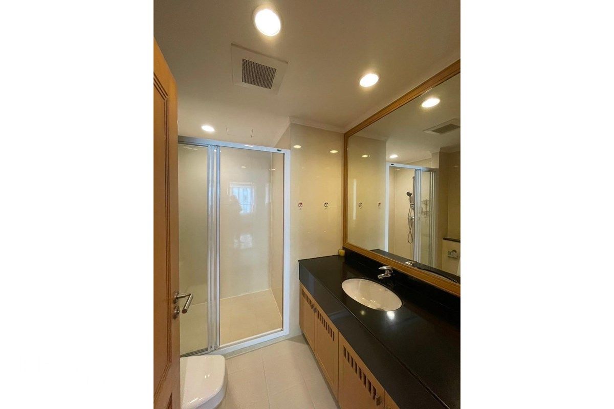 Rent 140K | Palatial 285sqm 3BR Sky Mansion | Sukhumvit 22 | Pets OK 12
