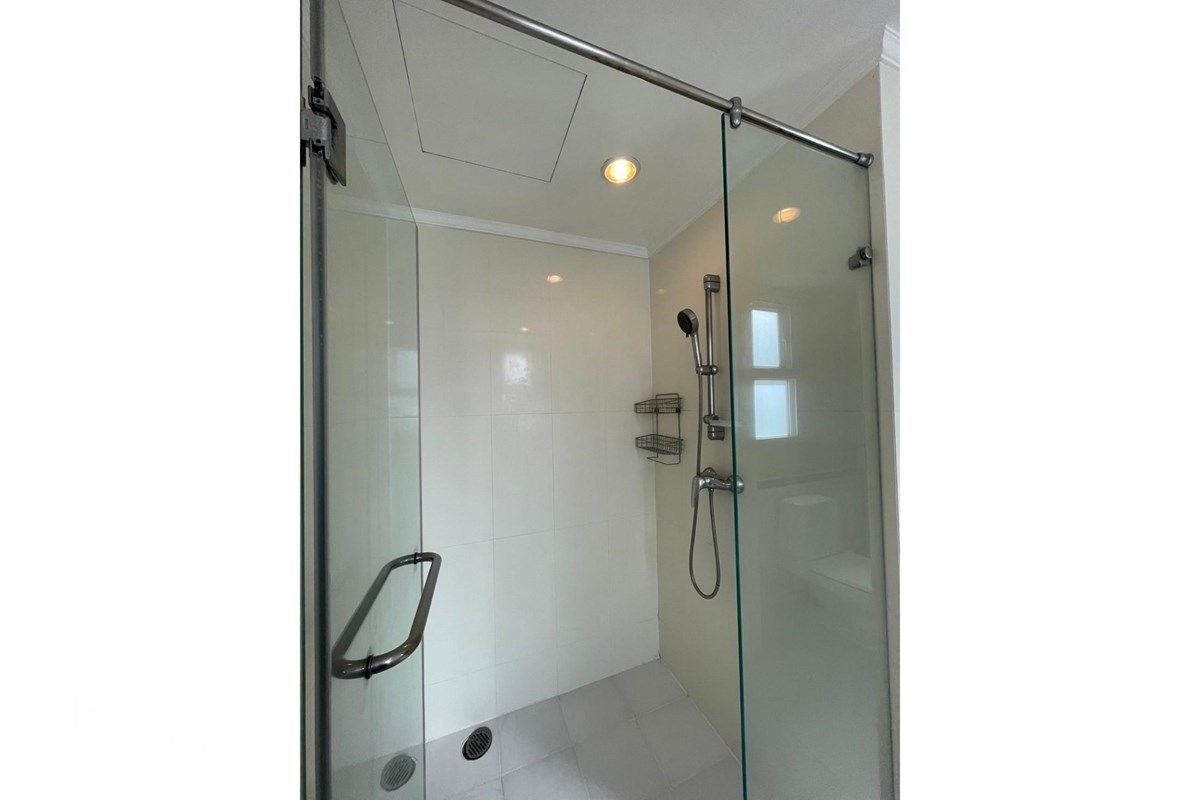 Rent 140K | Palatial 285sqm 3BR Sky Mansion | Sukhumvit 22 | Pets OK 16