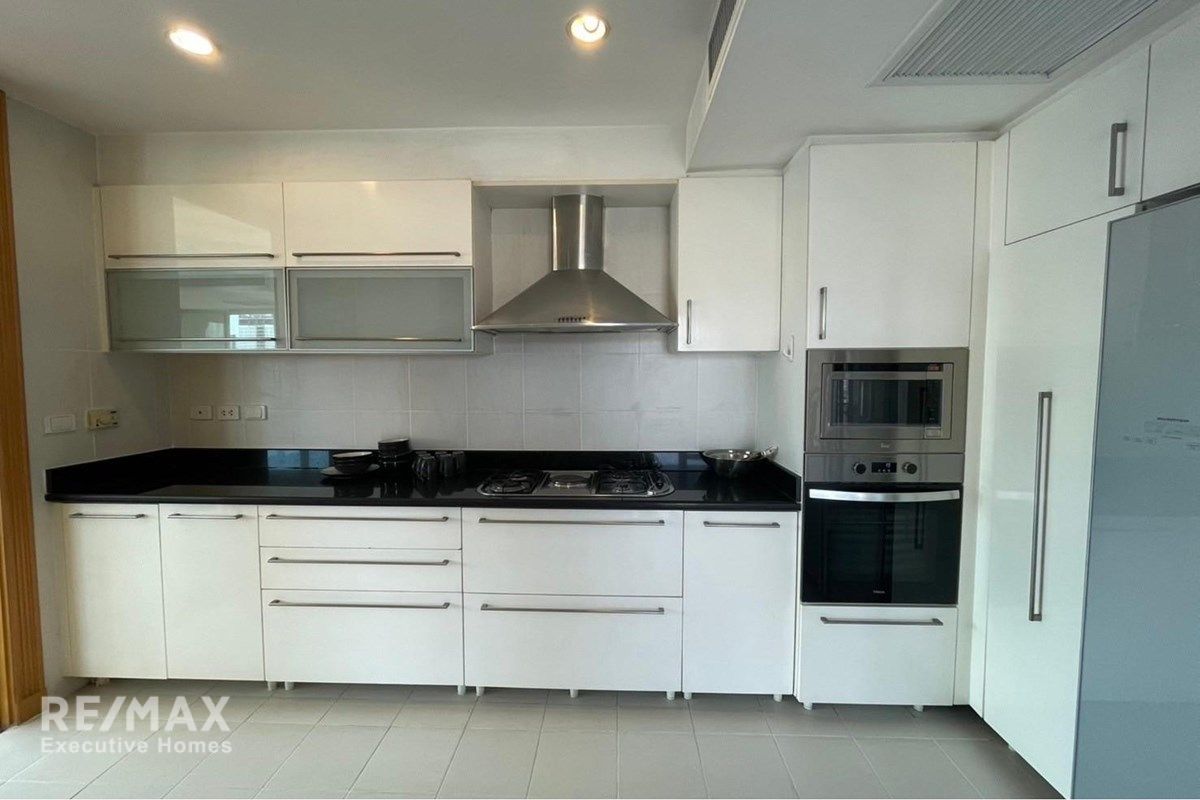 Rent 140K | Palatial 285sqm 3BR Sky Mansion | Sukhumvit 22 | Pets OK 4