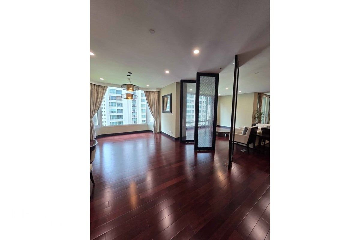 Rent 180K | The Park Chidlom | 258sqm 3BR | Private Lift | EV Charger 13