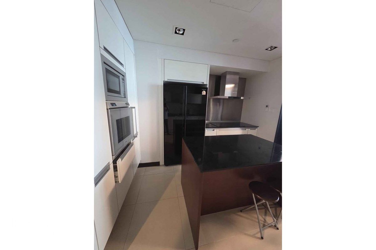 Rent 180K | The Park Chidlom | 258sqm 3BR | Private Lift | EV Charger 17