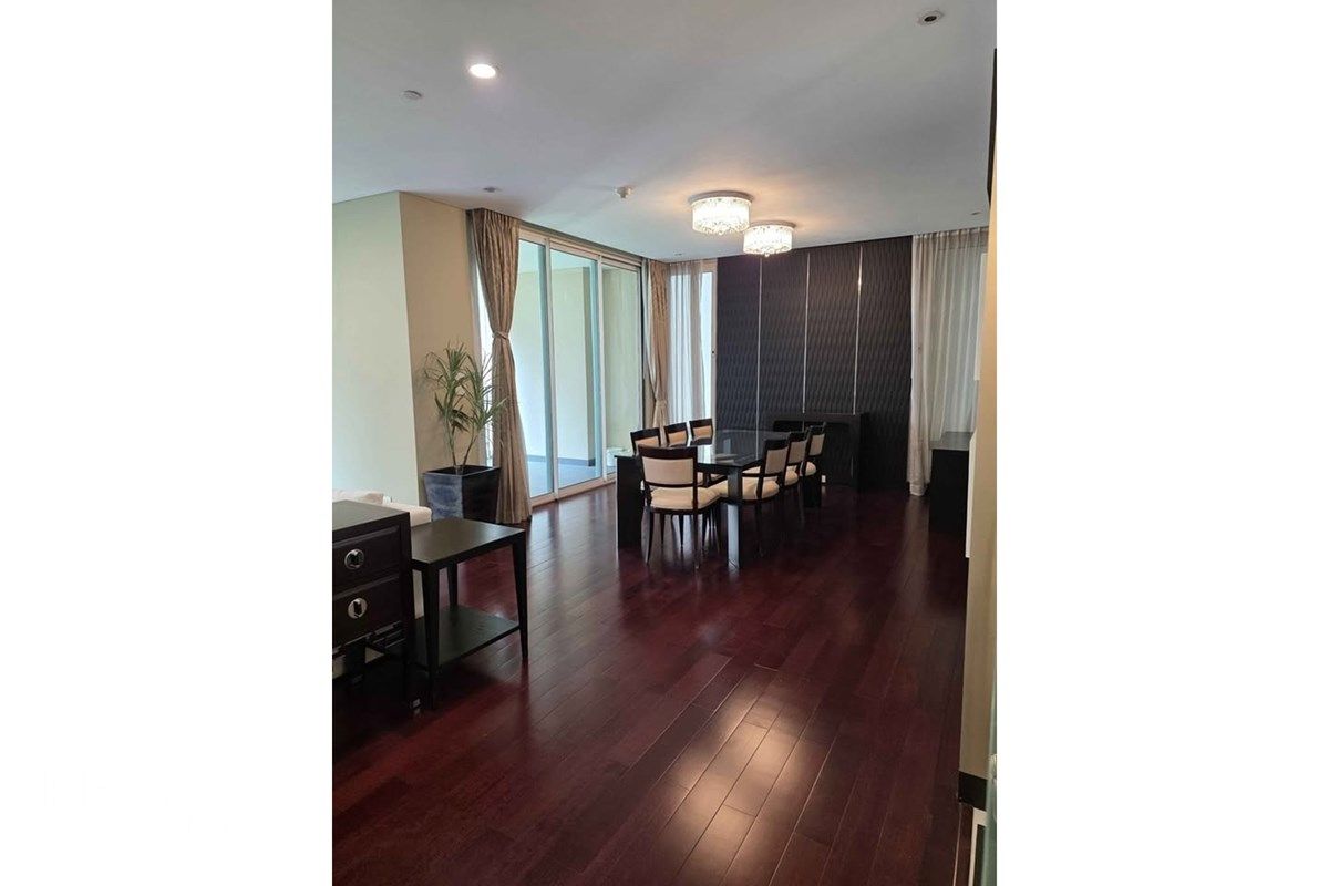 Rent 180K | The Park Chidlom | 258sqm 3BR | Private Lift | EV Charger 2