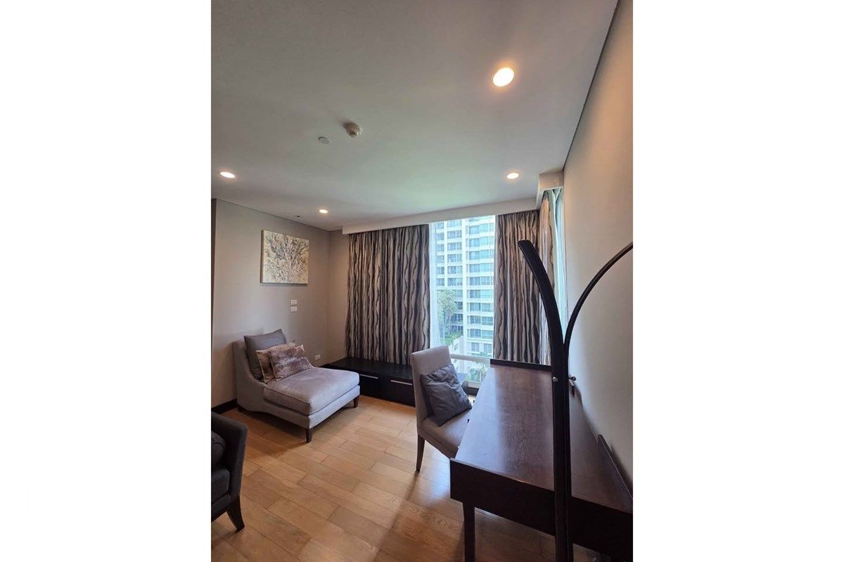 Rent 180K | The Park Chidlom | 258sqm 3BR | Private Lift | EV Charger 4