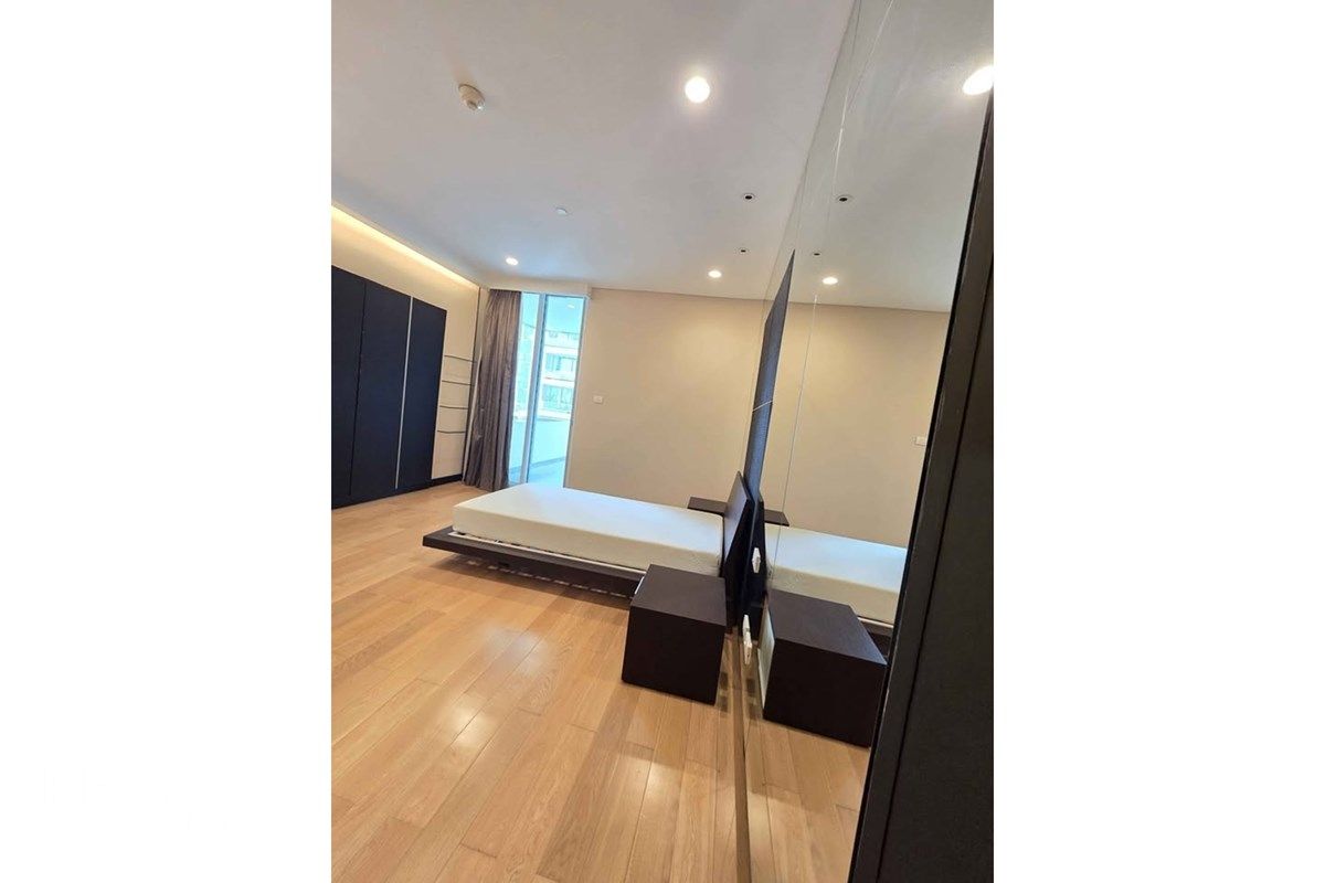 Rent 180K | The Park Chidlom | 258sqm 3BR | Private Lift | EV Charger 8