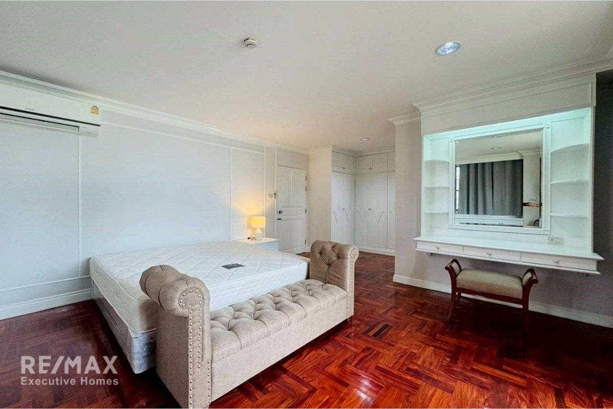 For Rent – Pet-Friendly Apartment Sukhumvit 43 | 4 BR 11