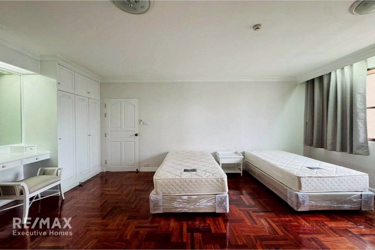 For Rent – Pet-Friendly Apartment Sukhumvit 43 | 4 BR 15