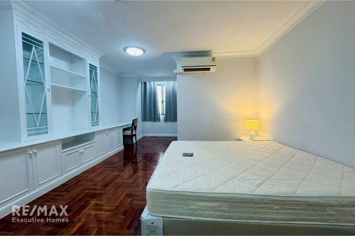 For Rent – Pet-Friendly Apartment Sukhumvit 43 | 4 BR 18