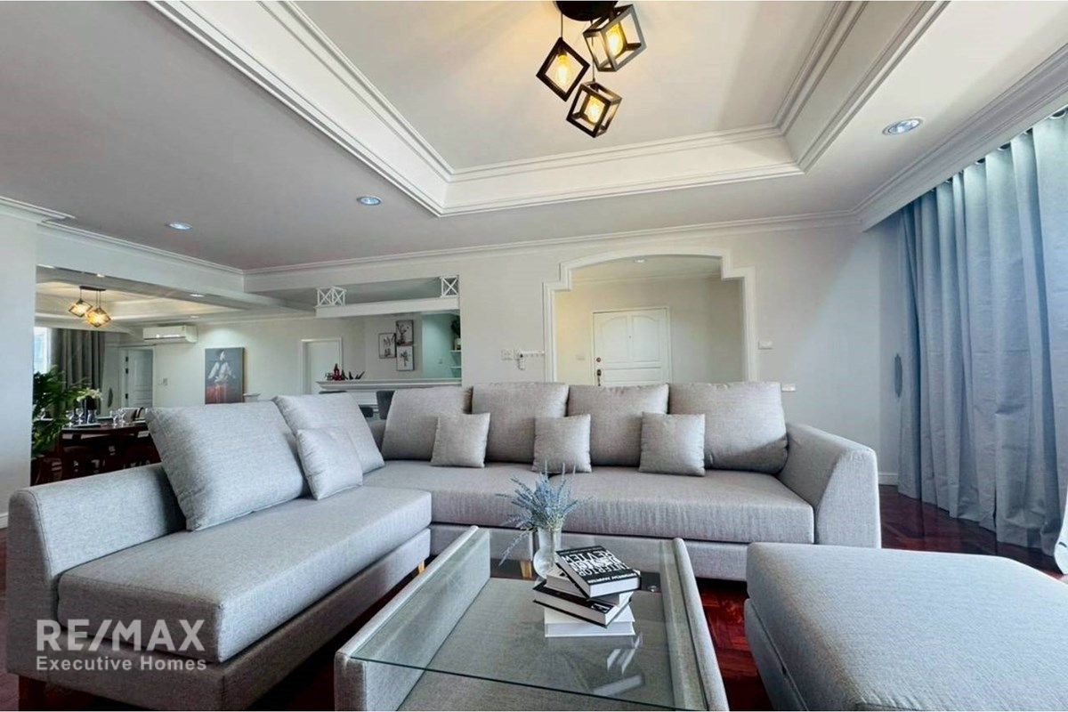For Rent – Pet-Friendly Apartment Sukhumvit 43 | 4 BR 2