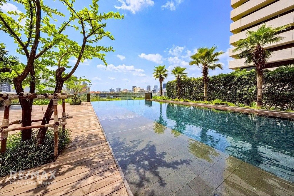 Newly Refurbished 2BR Terrace Condo at 185 Rajdamri, Freehold, 7 mins Walk to BTS Ratchadamri - 30.95M 12