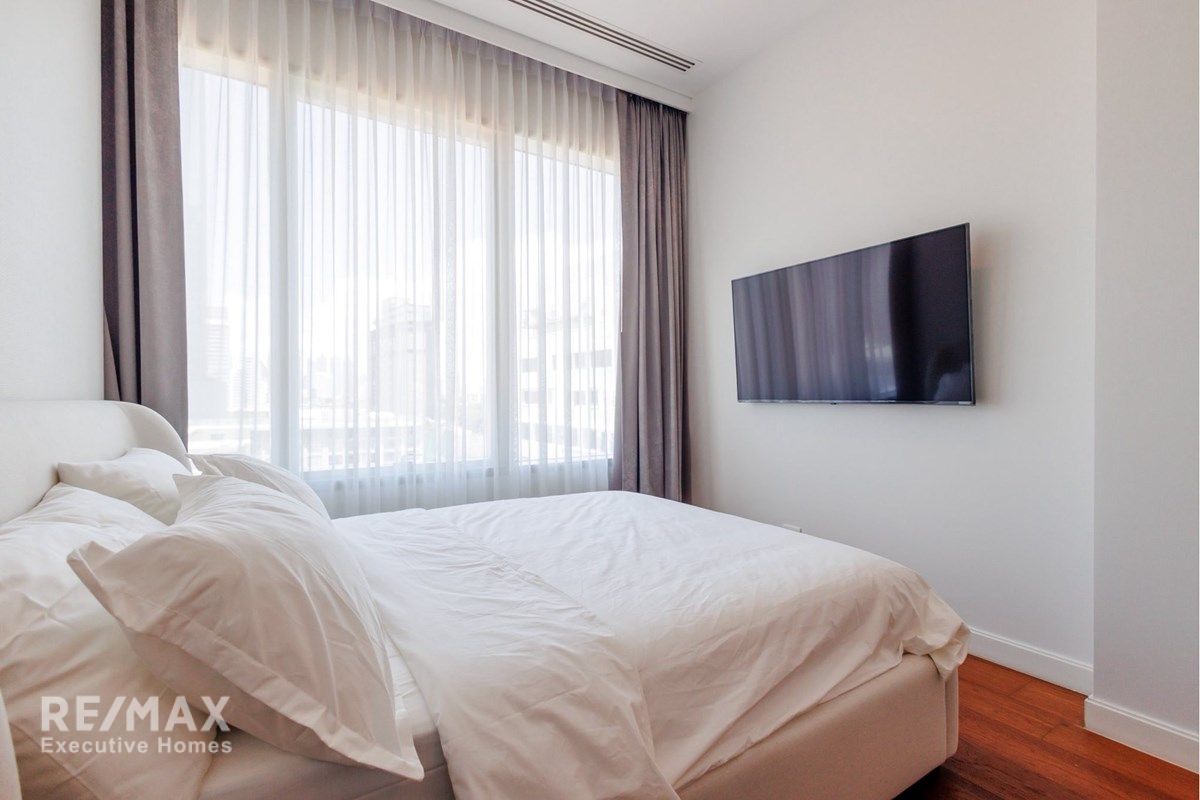 Newly Refurbished 2BR Terrace Condo at 185 Rajdamri, Freehold, 7 mins Walk to BTS Ratchadamri - 30.95M 8