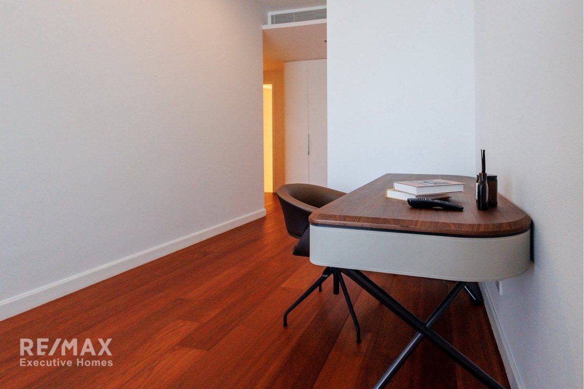 Newly Refurbished 2BR Terrace Condo at 185 Rajdamri, Freehold, 7 mins Walk to BTS Ratchadamri - 30.95M 9