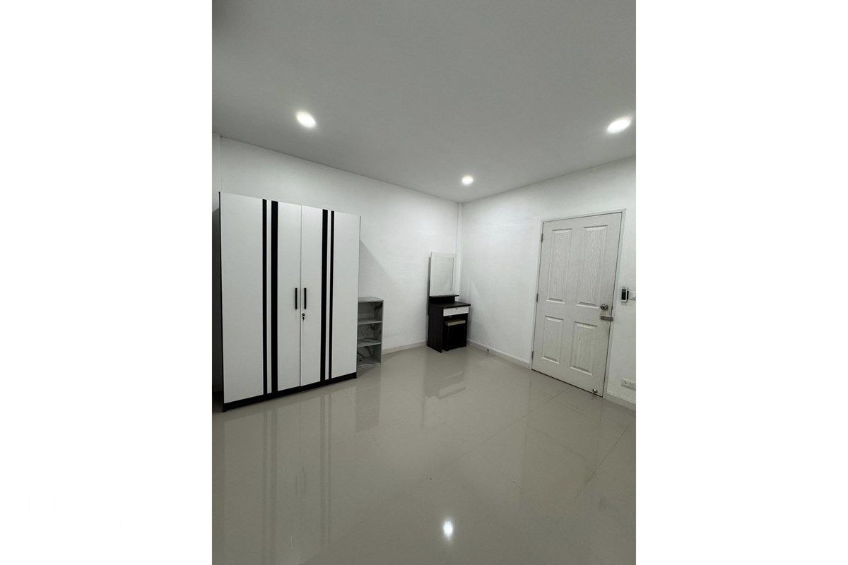 2-Story Townhouse for Rent at 45K | 3BR Near BTS On Nut in Sukhumvit 81 6