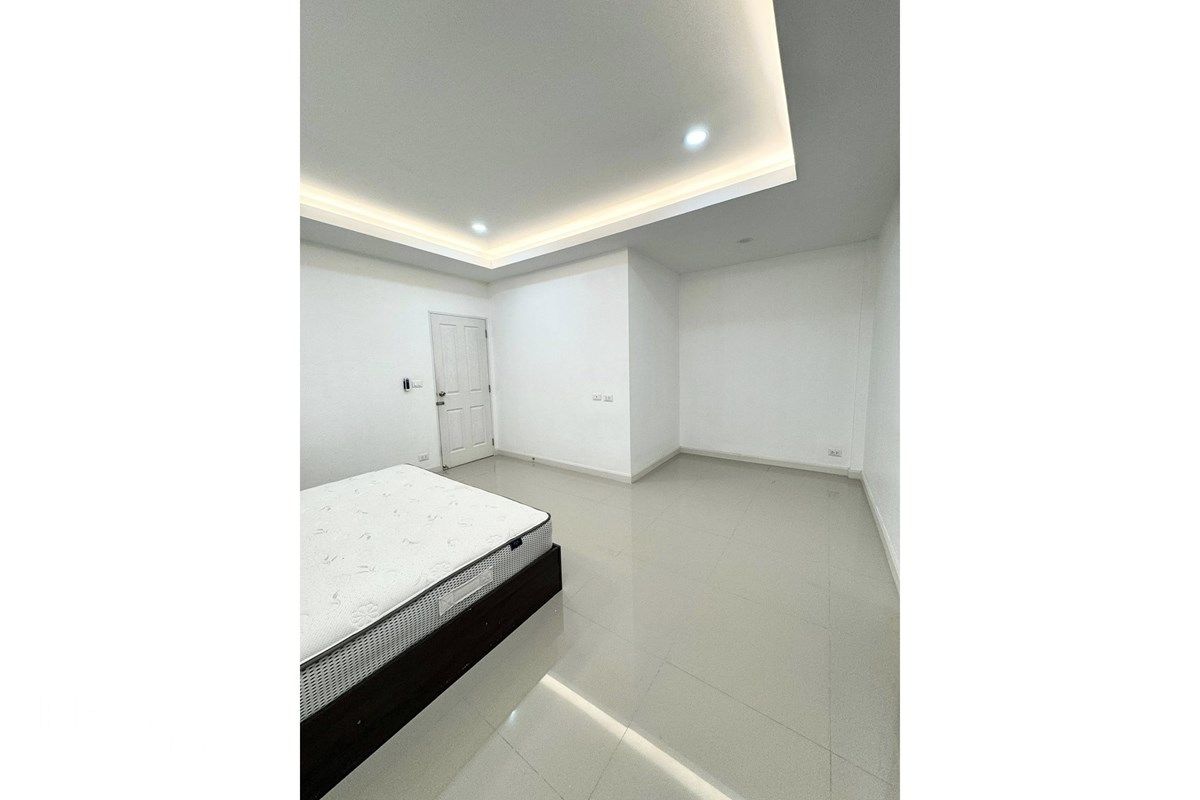 2-Story Townhouse for Rent at 45K | 3BR Near BTS On Nut in Sukhumvit 81 7