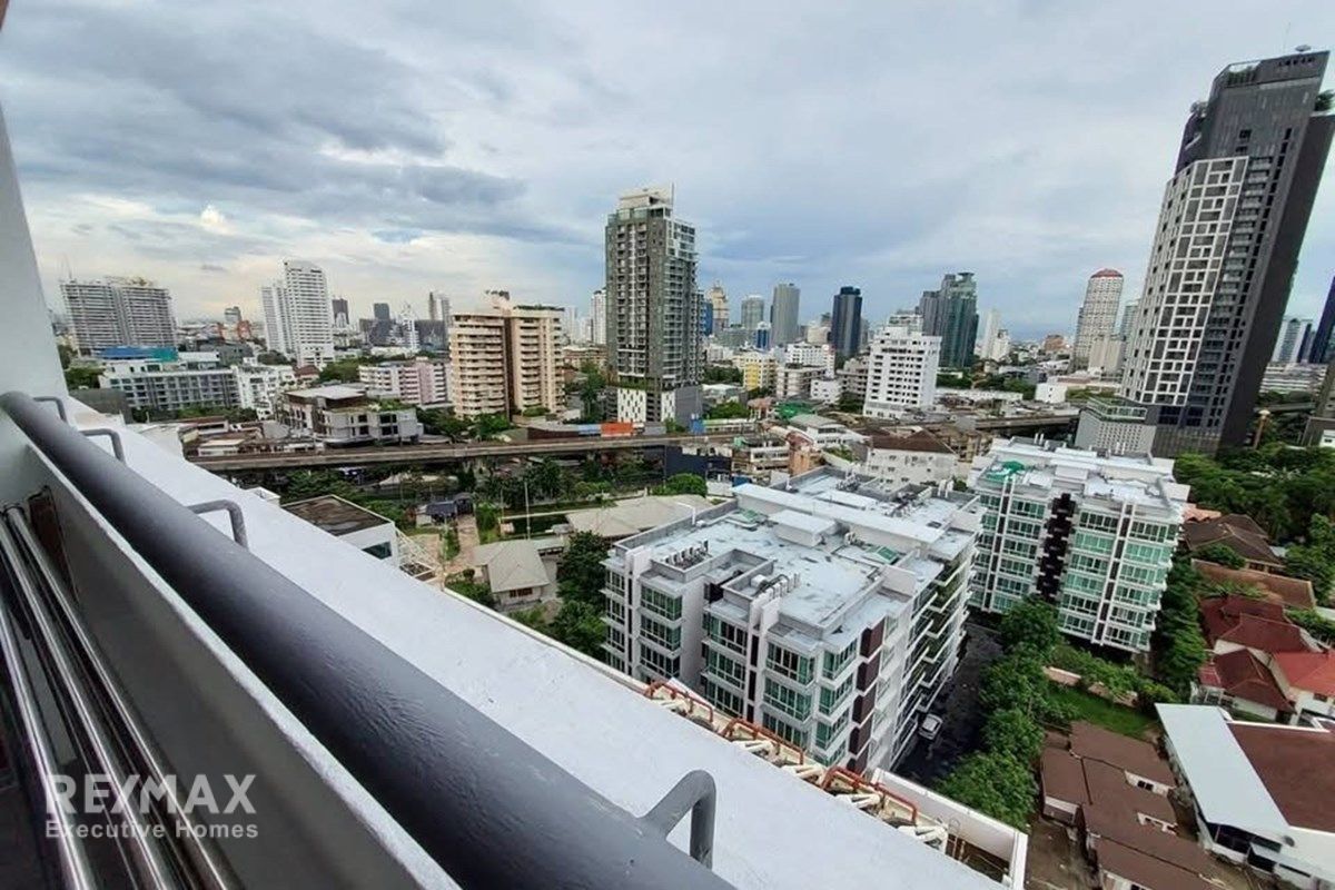 Rent 43K | Waterford Diamond Corner 2BR | 14th Fl. Fixed Parking 14