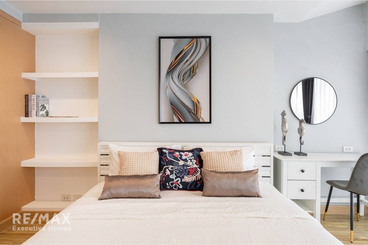 Luxurious 1BR Condo with River & Park Views in Waterford Diamond, 15 mins Walk to BTS Phrom Phong 11