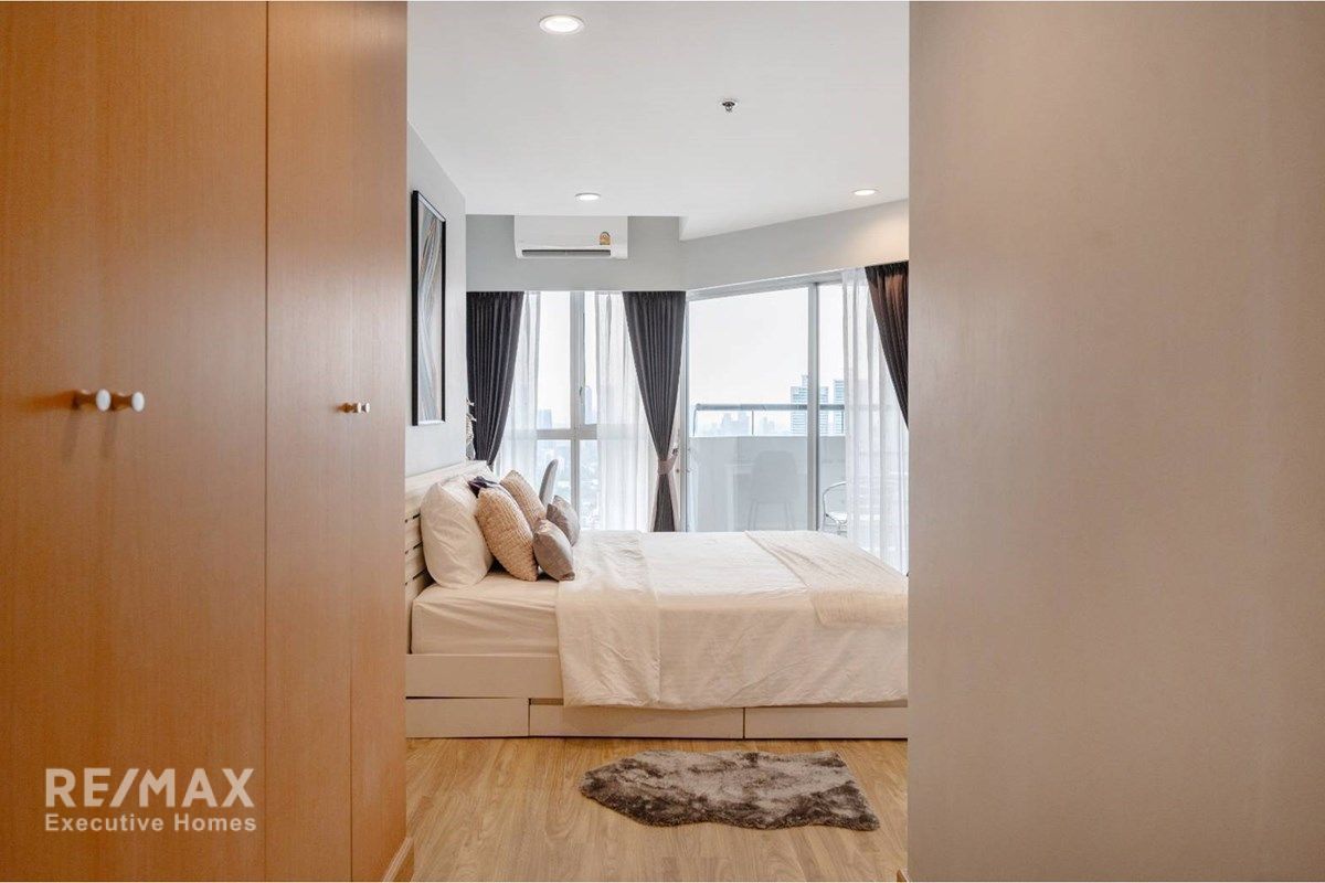 Luxurious 1BR Condo with River & Park Views in Waterford Diamond, 15 mins Walk to BTS Phrom Phong 13