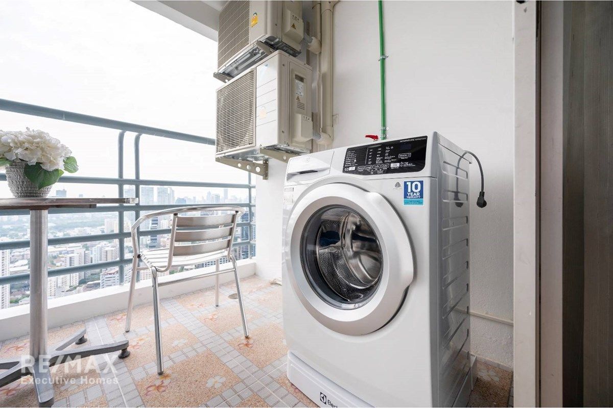 Luxurious 1BR Condo with River & Park Views in Waterford Diamond, 15 mins Walk to BTS Phrom Phong 9
