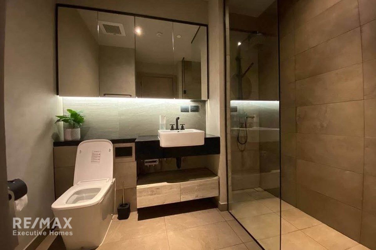 Modern 2BR Corner Suite in Japanese Designer Lofts Asoke - 4 Min Walk to MRT Phetchaburi 4