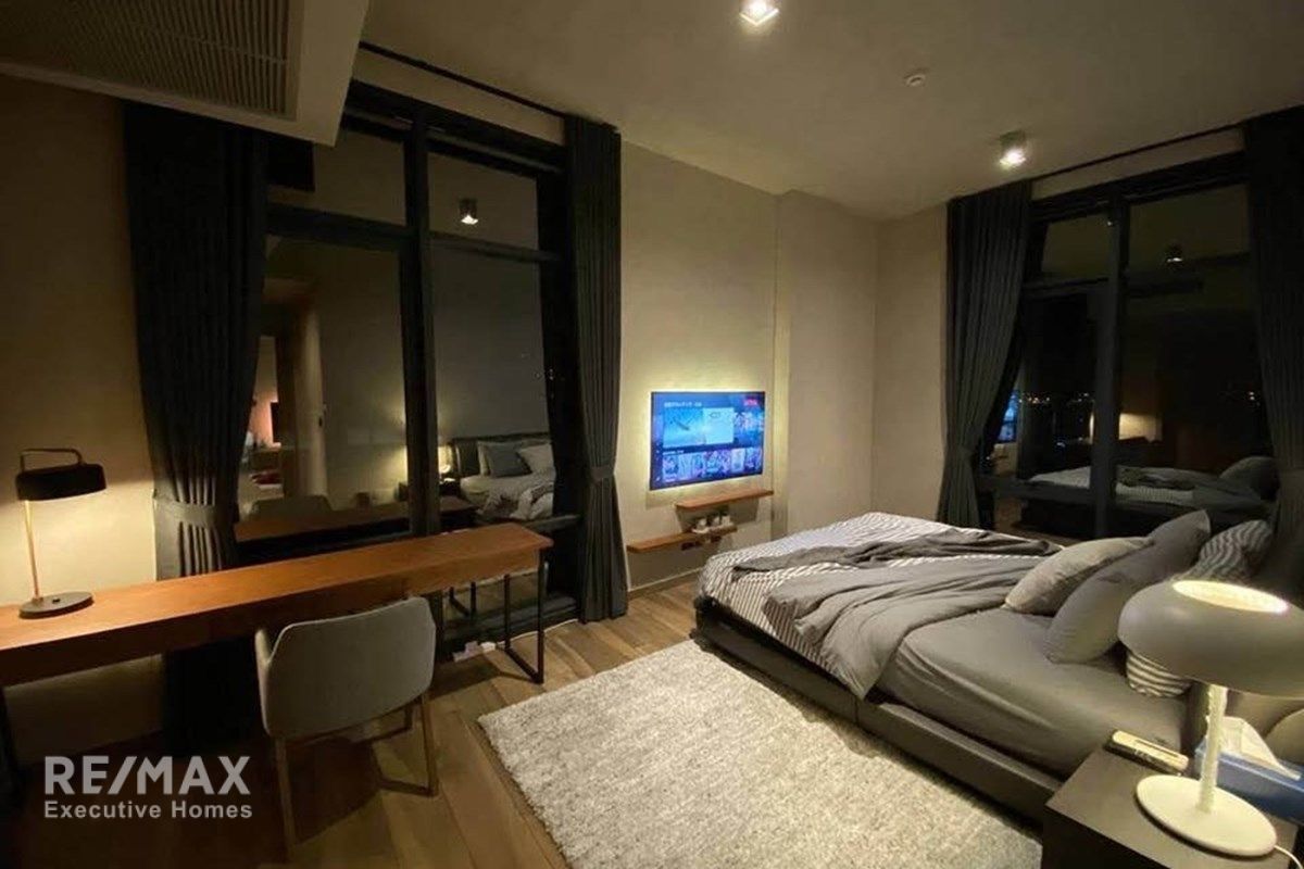 Modern 2BR Corner Suite in Japanese Designer Lofts Asoke - 4 Min Walk to MRT Phetchaburi 6