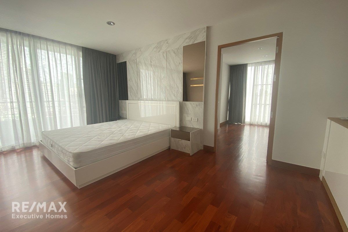 Luxurious 480sqm Sky Penthouse for Rent at 150K with Huge Balcony Near BTS 12