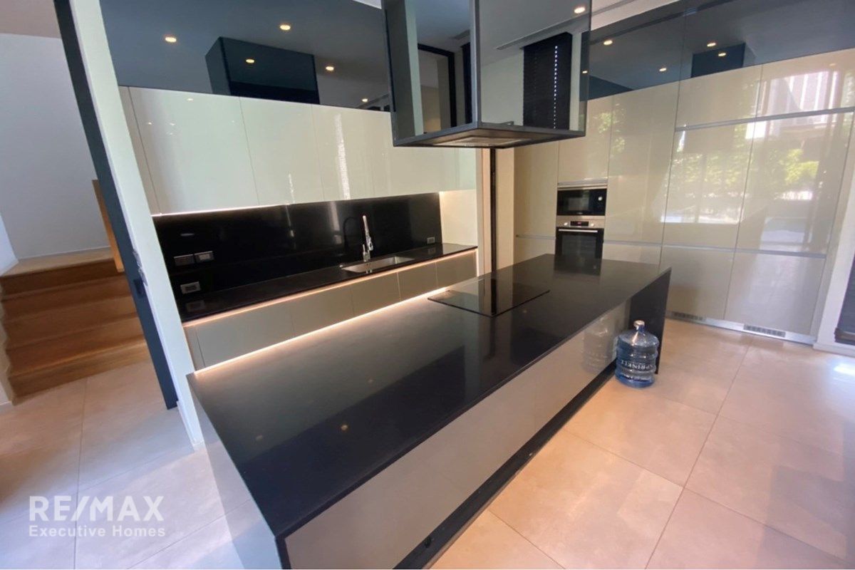 Modern Detached Estate for Rent in Ekkamai - 550sqm with Private Pool, Pets Allowed 10