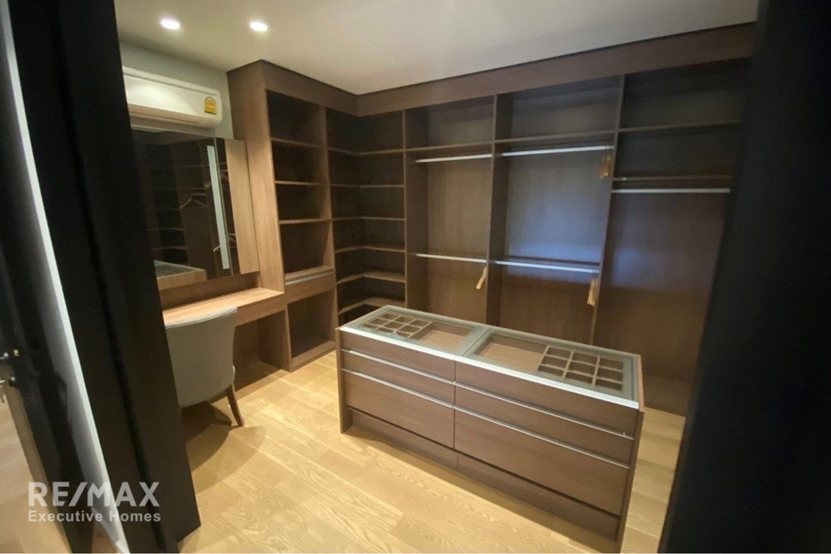 Modern Detached Estate for Rent in Ekkamai - 550sqm with Private Pool, Pets Allowed 24