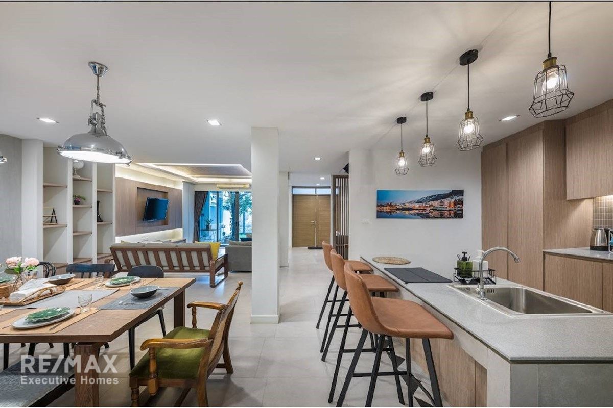 Rent 130K | 240sqm Ekkamai 12 Townhome | Business or Home Office OK 5