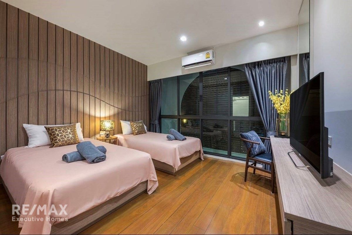 Rent 130K | 240sqm Ekkamai 12 Townhome | Business or Home Office OK 9