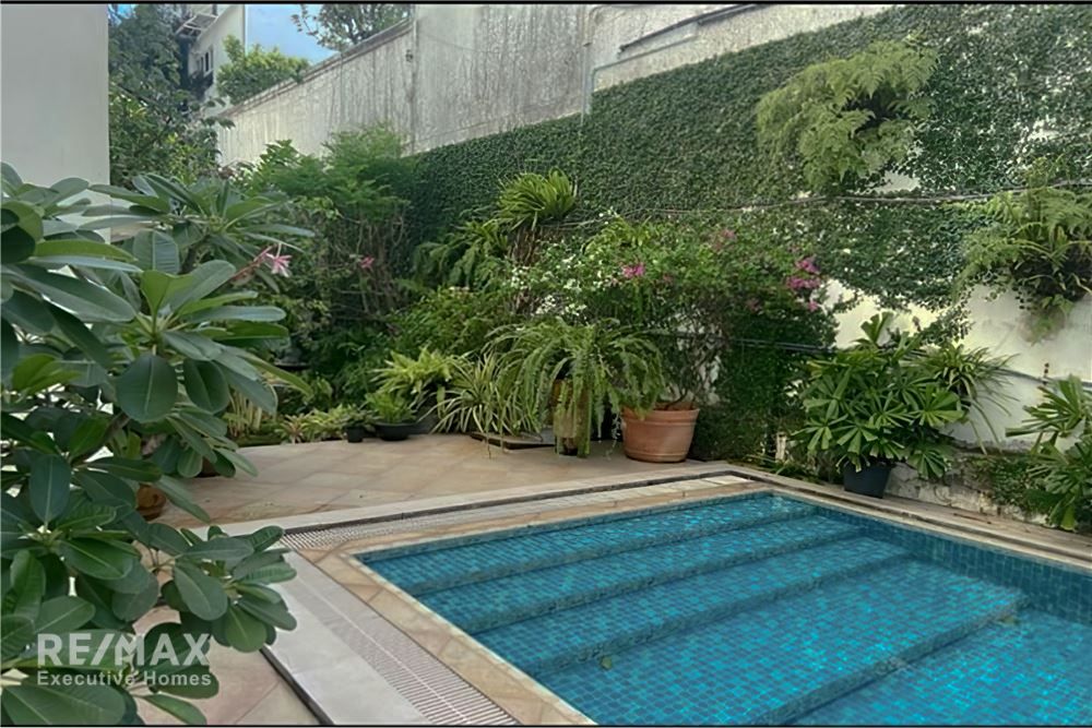 Pet-Friendly 2-Bedroom Condo with Huge Balcony in Sukhumvit 31 14