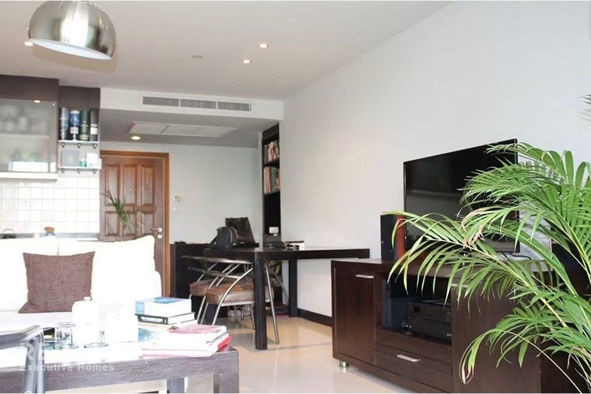Rent 50K | Large 120sqm 2BR | Prime Sathorn Core | Dog-Friendly 3