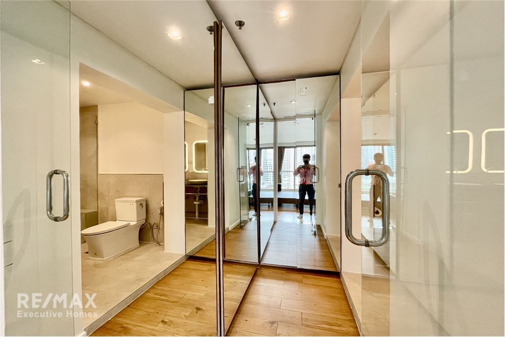 High Floor 3-Bedroom Condo for Rent in The Lakes, 5 Mins Walk to BTS Asok 12