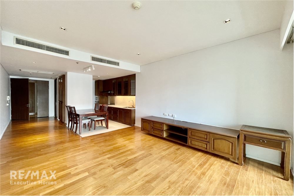 High Floor 3-Bedroom Condo for Rent in The Lakes, 5 Mins Walk to BTS Asok 3