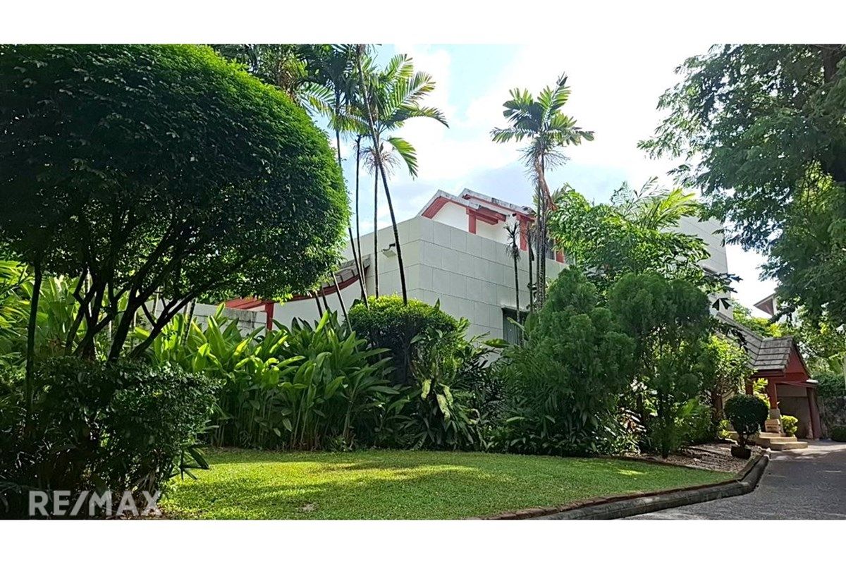 Rent 160K | House with Private Pool | Near Bangkok Hospital | Pets OK 1