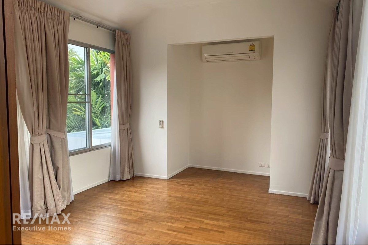Rent 160K | House with Private Pool | Near Bangkok Hospital | Pets OK 11