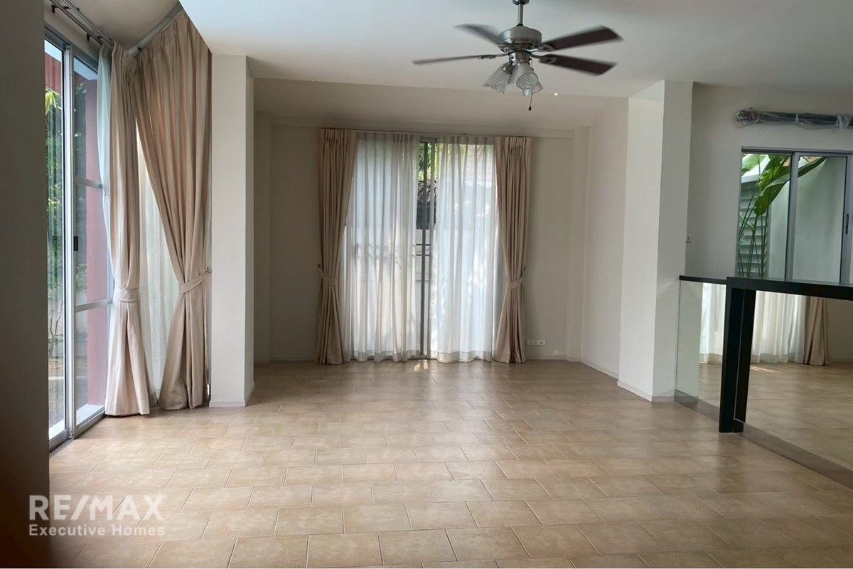 Rent 160K | House with Private Pool | Near Bangkok Hospital | Pets OK 12