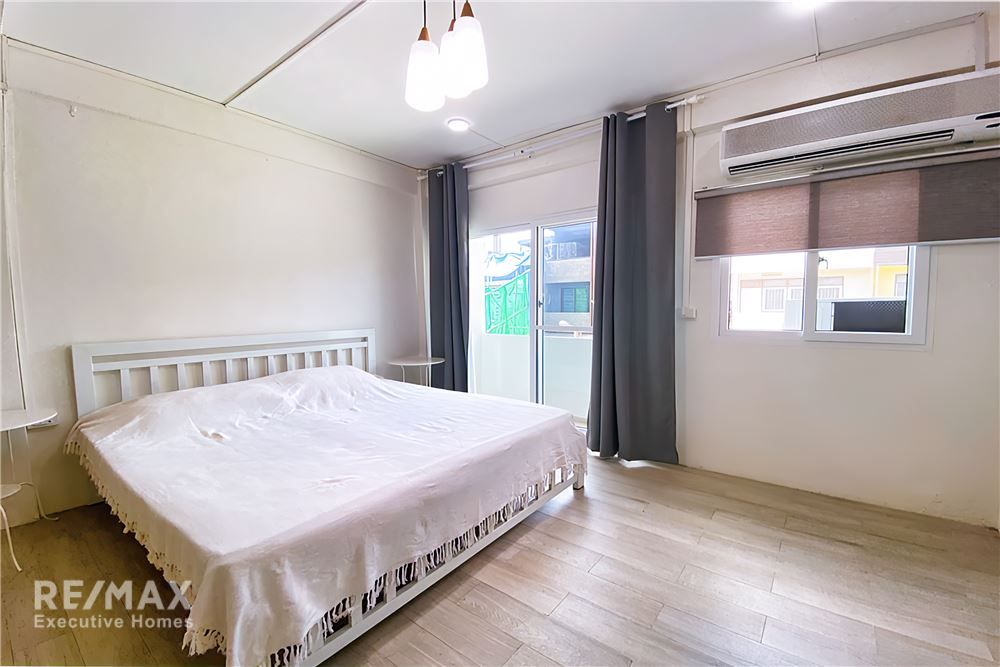Modern townhouse 3 bedrooms in Sukhumvit 65 10